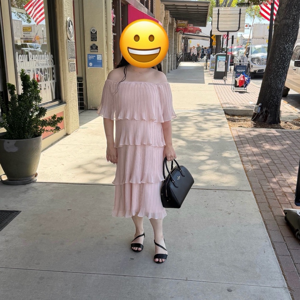 Lulus Off-Shoulder Tiered ruffle  Midi Dress small